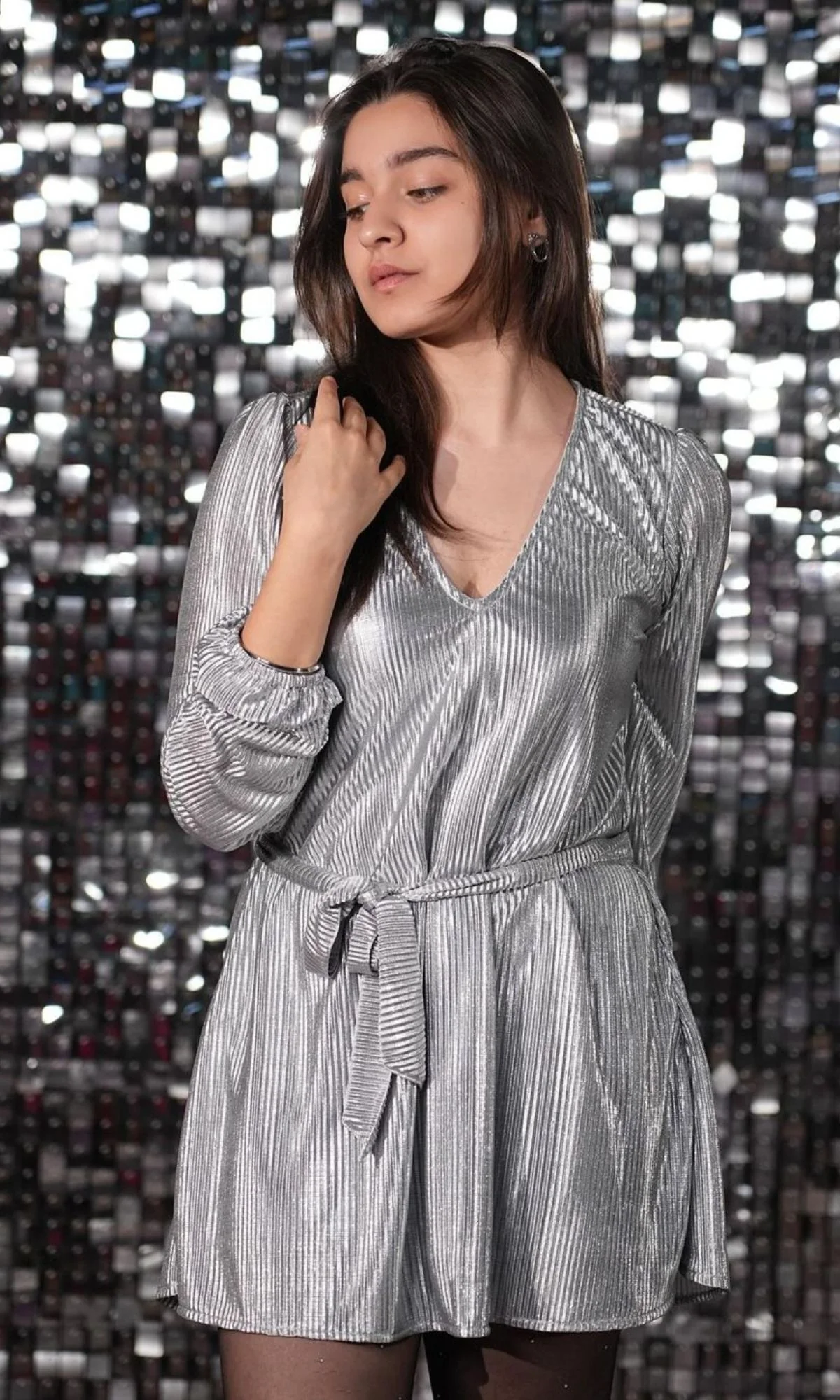 Metallic Silver Pleated Shimmer Dress with Belt - Image 7