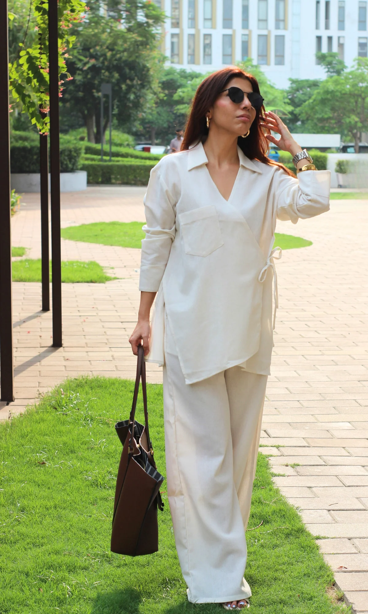 Ivory Linen Cuts Detail Kimono Top with Pants - Image 3