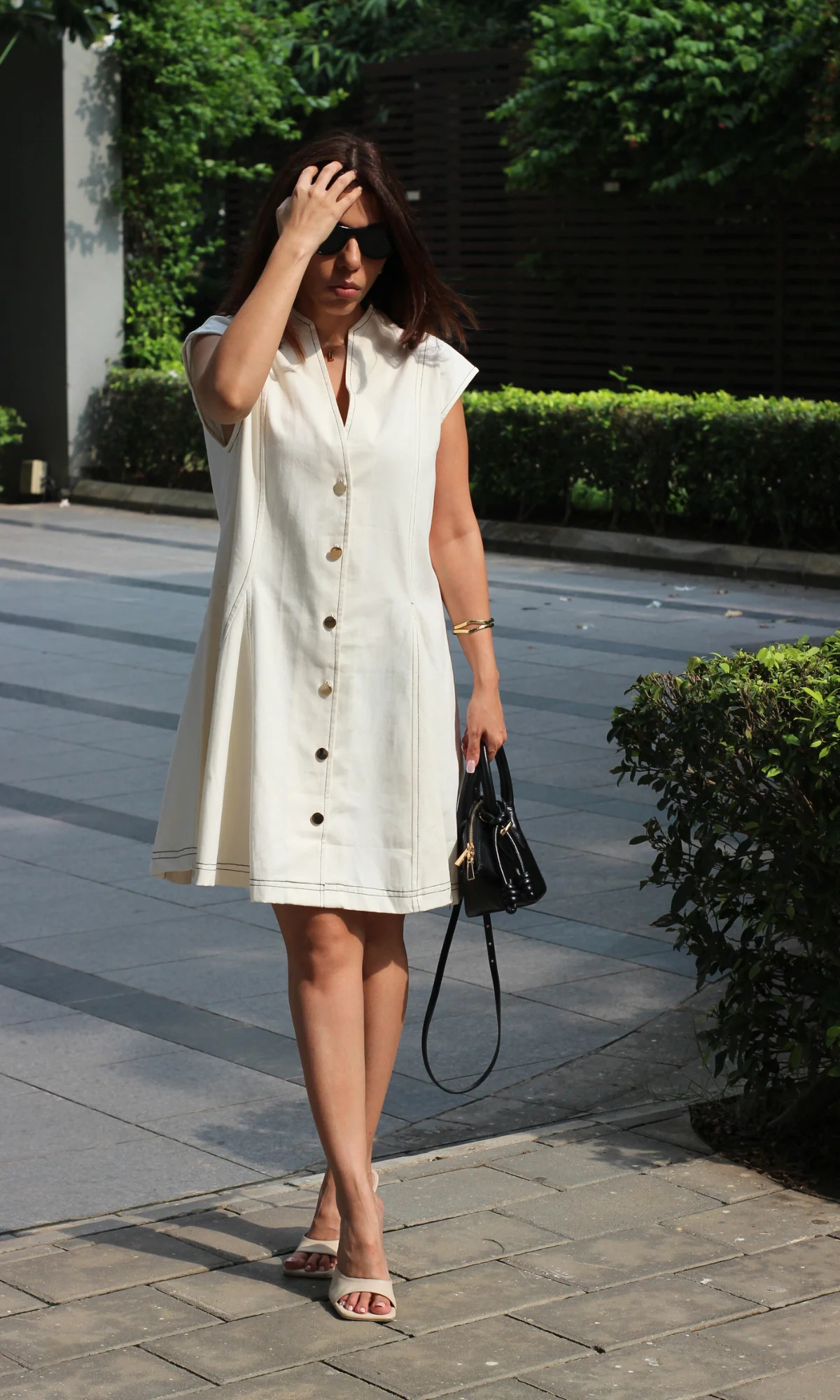 White Thread Detail Metallic Buttoned Dress - Image 3