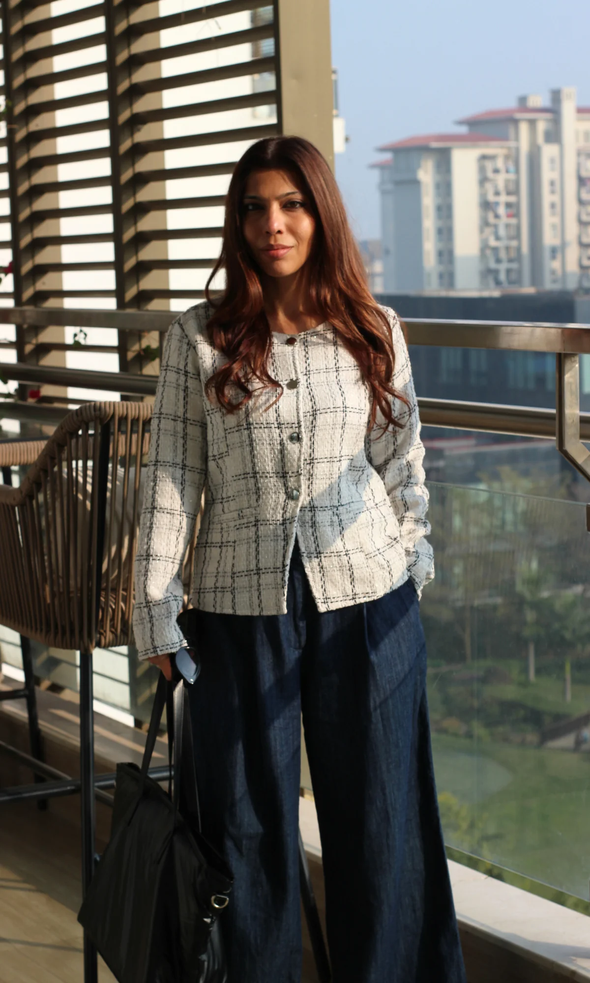 White Tweed Sleeved Metallic Buttoned Waist Coat - Image 3